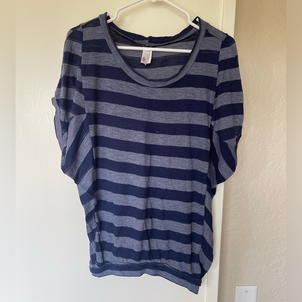 Cleo Women’s Large Loose Fitting Top